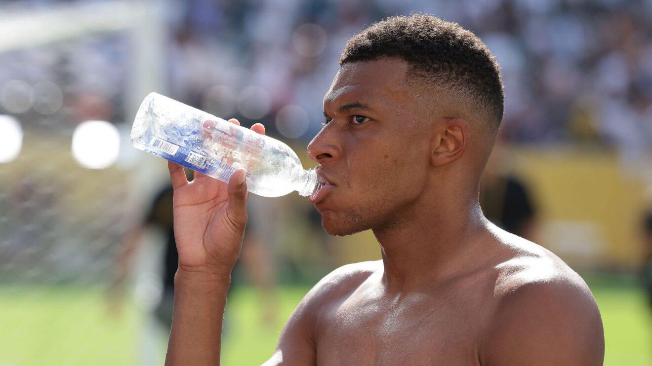 World Cup stadiums ban reusable water bottles