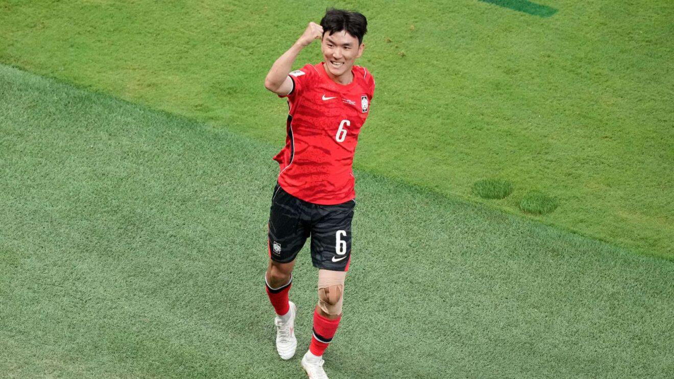 韩国2-1逆转捷克 黄仁范传射导演翻盘