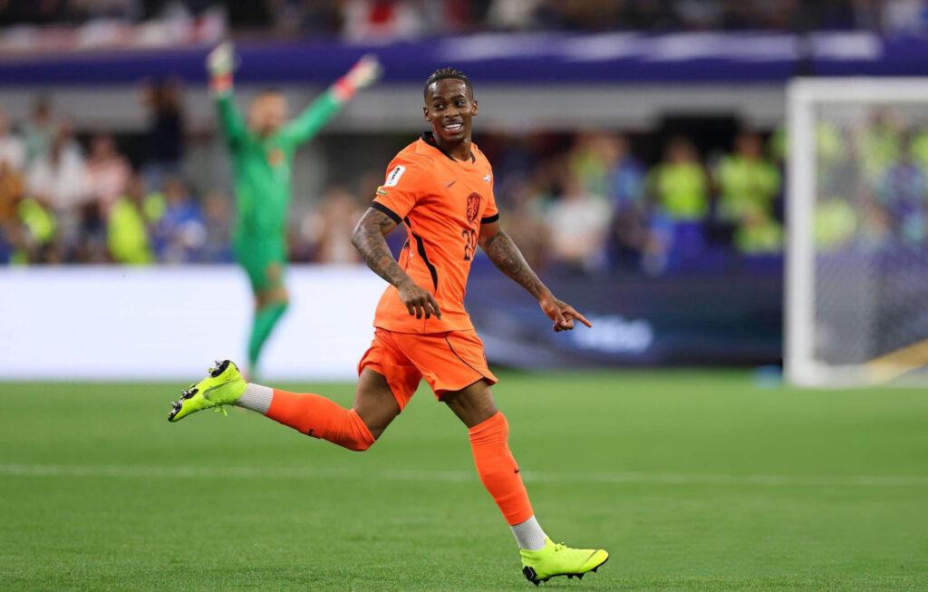 Somerville Strike Puts Netherlands 2-1 Ahead of Japan