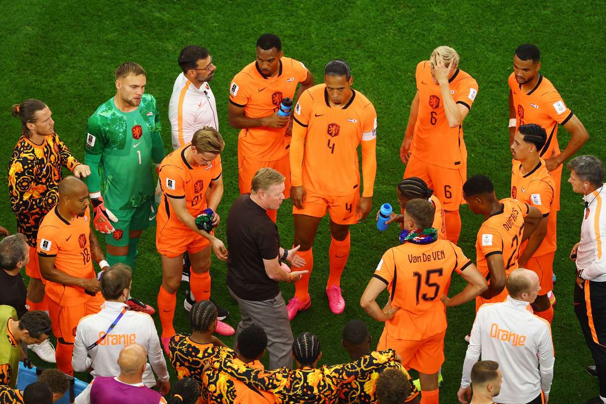 Nederland leidde twee keer, Japan pakt gelijk in slotfase: Koeman heeft geen spijt van wissels