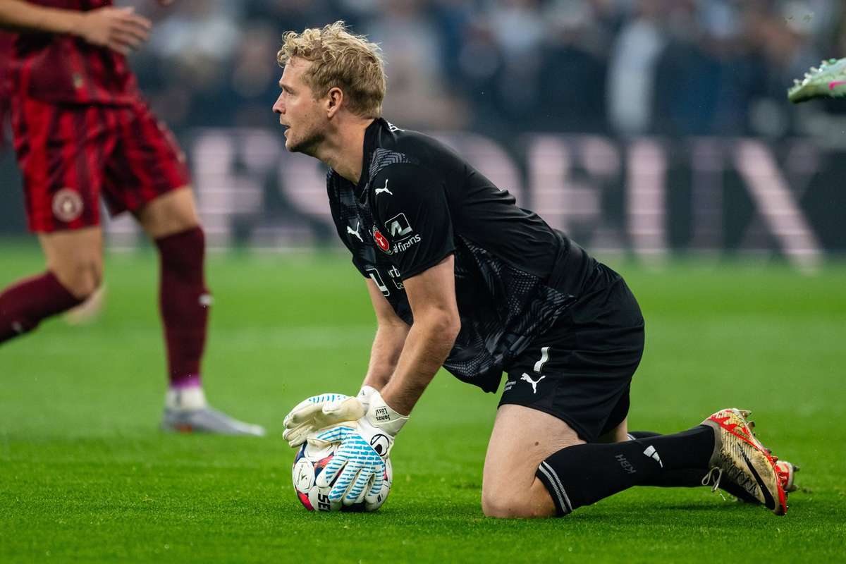 Lössl hangs up his boots, stays at Midtjylland in club administration role