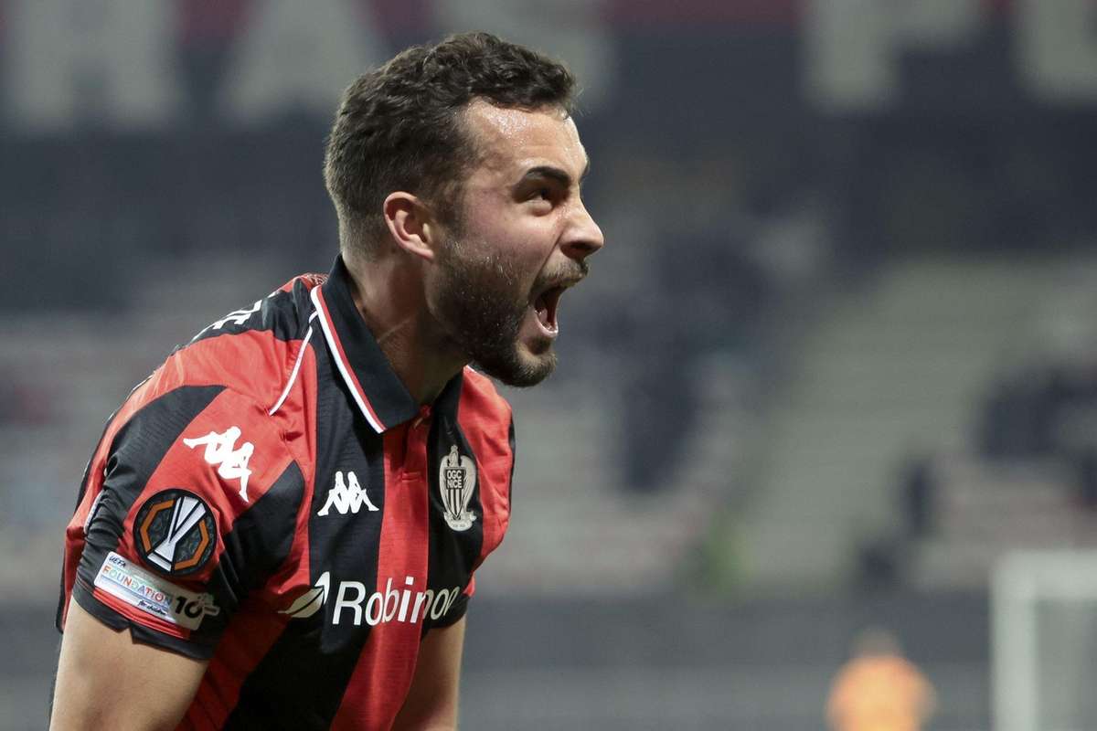 Feyenoord Resmi Umumkan Perekrutan Gelandang Belgia Van Houtte