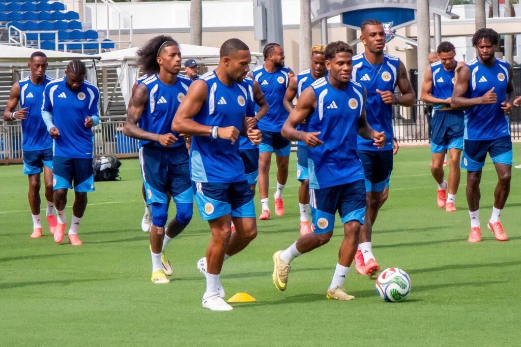 Room's record 15 saves! Curaçao hold Ecuador to draw
