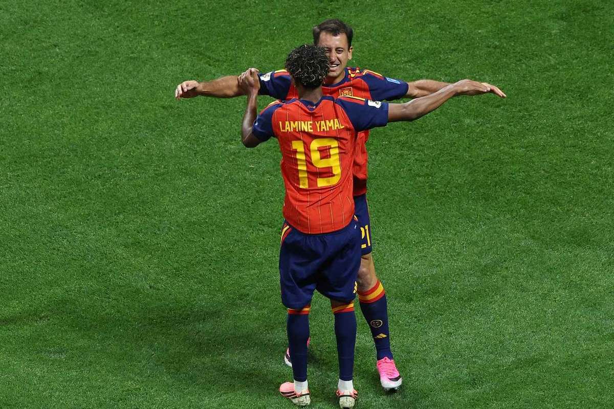 Yamal ends drought! Spain rout Saudi Arabia to seize initiative