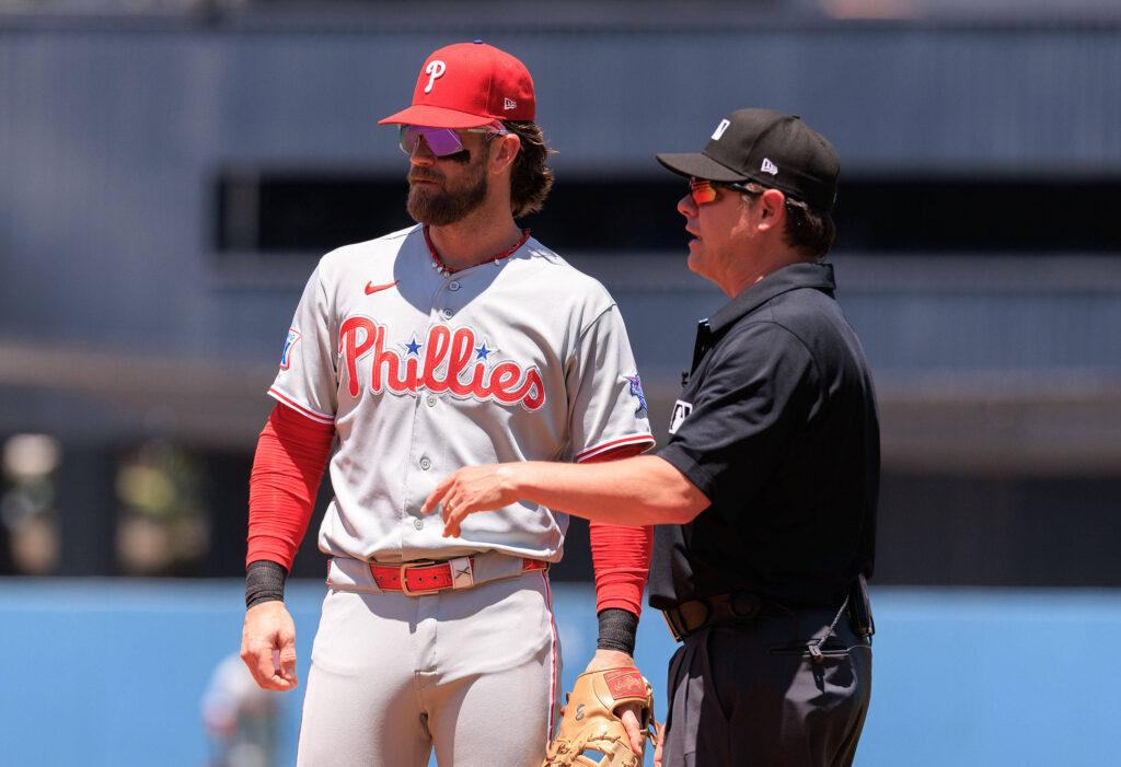 Harper faz ciclo da rebatedor e Schwarber acerta três home runs; Phillies goleiam Mets por 15 a 3
