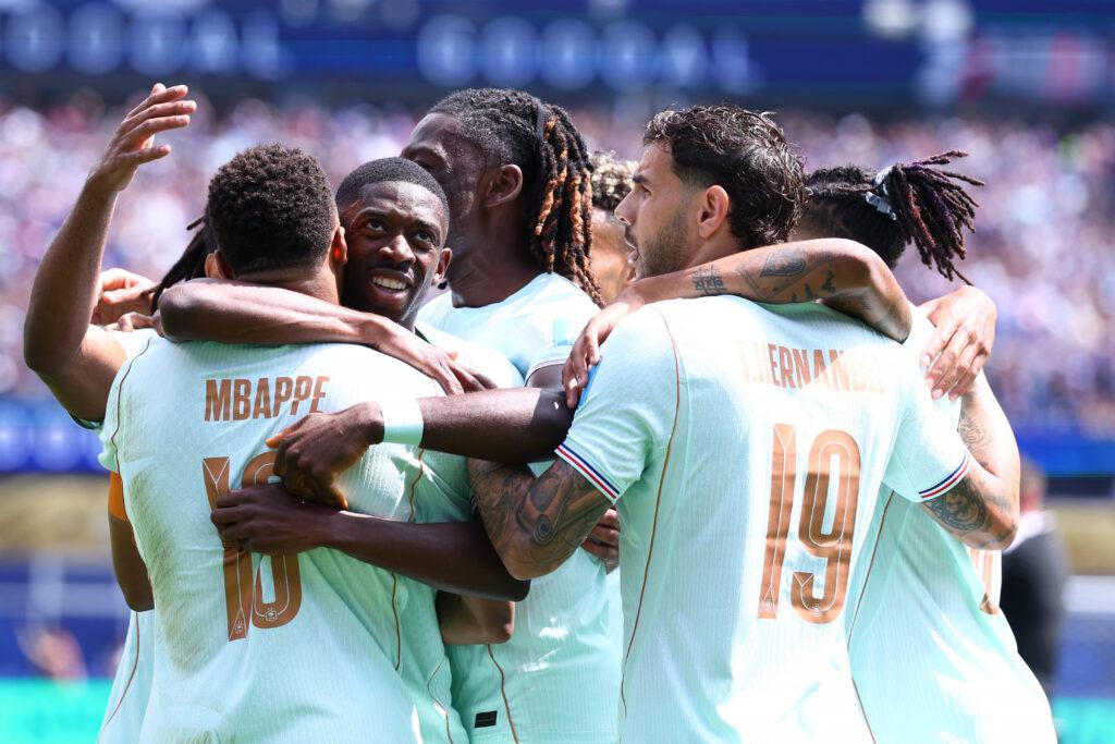Dembélé, triplé en 65 minutes et note parfaite : le modèle du numéro 10 français selon la logique de Deschamps
