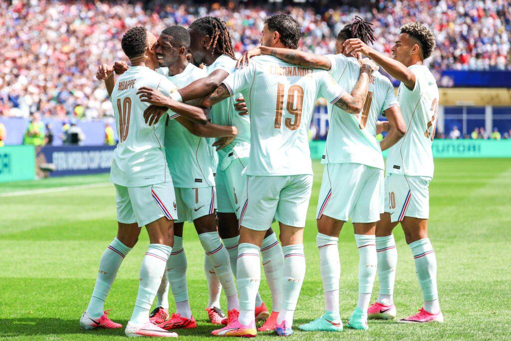 France Lead Norway 3-1 at Halftime as Dembélé's First-Half Hat-Trick Takes Control