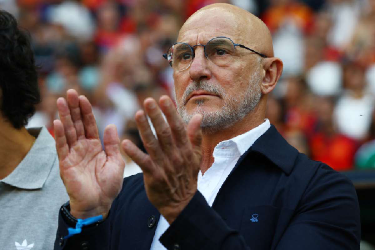 De la Fuente Praises Spain's Resilience as Pino Suspected of Fracture, May Miss Remaining Matches
