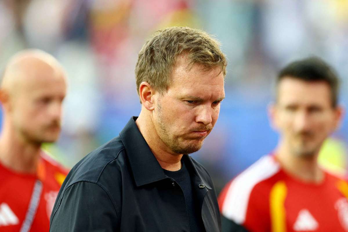 Nagelsmann dopo l'eliminazione ai Mondiali: non si dimetterà volontariamente, i tifosi tedeschi discutono sui social il futuro in panchina