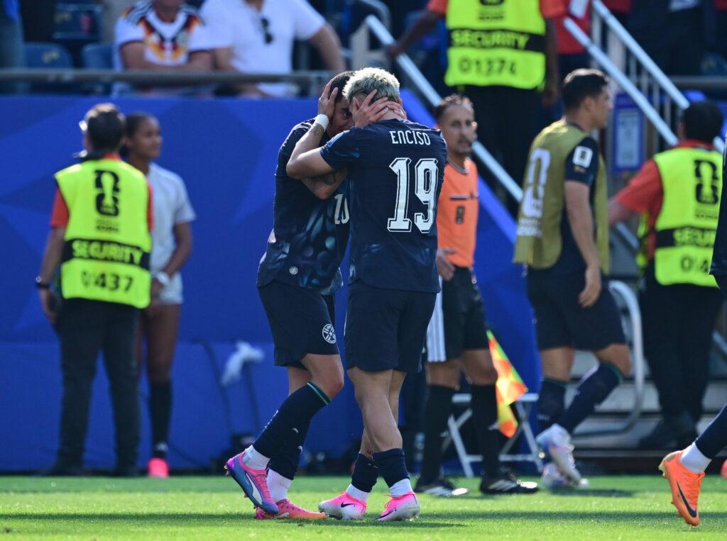 World Cup Round of 16 Halftime: Paraguay 1-0 Leads Germany