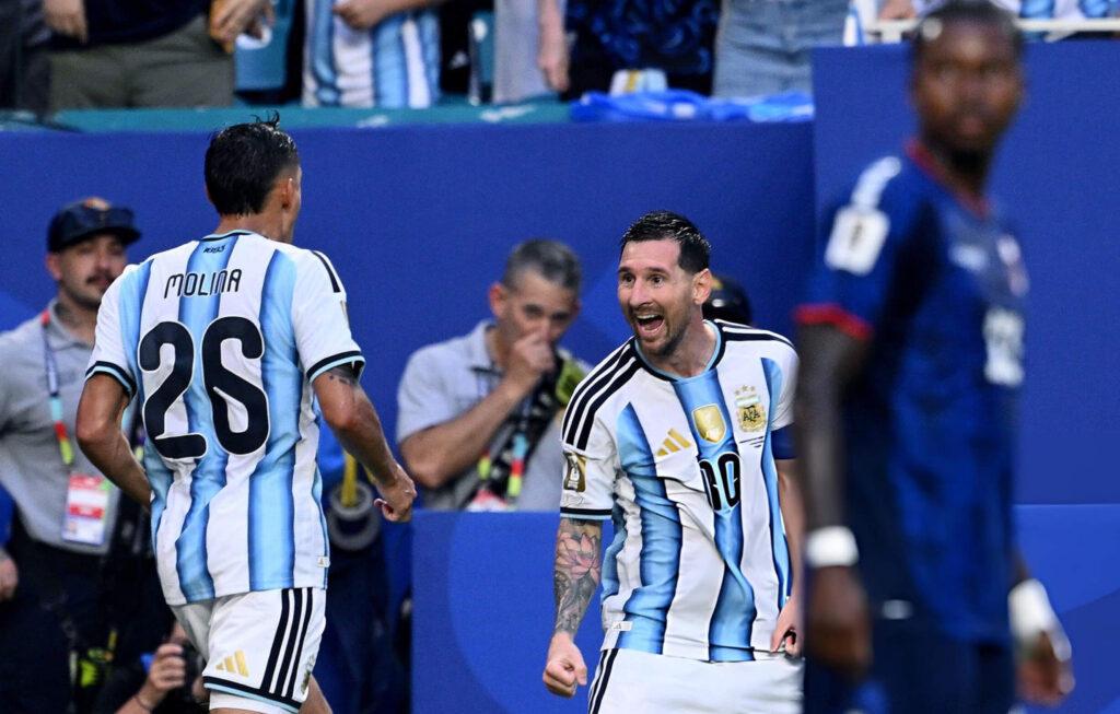 Argentina Unggul 1-0 di Jeda Babak usai Messi Metak Gol dari Assist Martínez di Miami Gardens