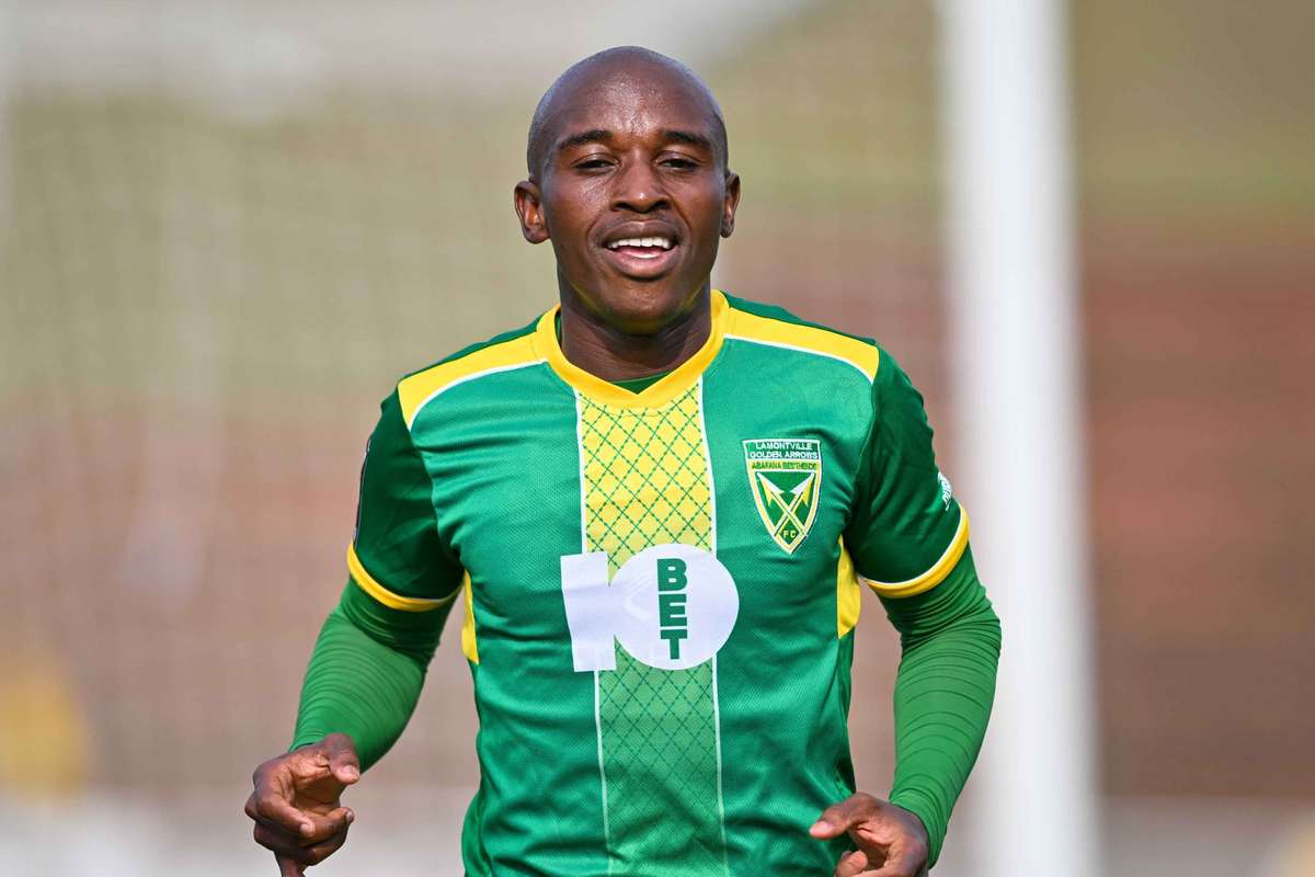Siyanda Ndlovu mang phong độ đã được chứng minh ở cánh phải đến đội hình Sundowns đang khao khát thời gian thi đấu ngay lập tức