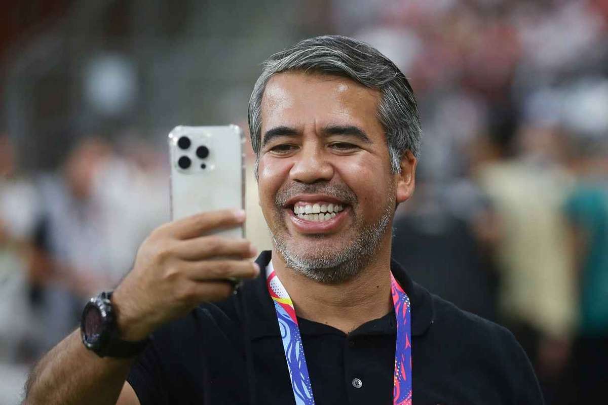 Pavel Pardo sobre a Copa do Mundo em casa do México, uma seleção unida e o salto de Gilberto Mora na Bundesliga