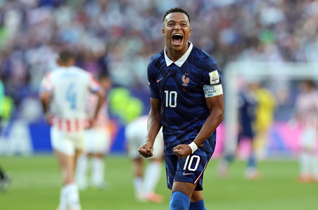 Gol de Mbappé leva a França a superar o Paraguai nas oitavas de final da Copa do Mundo