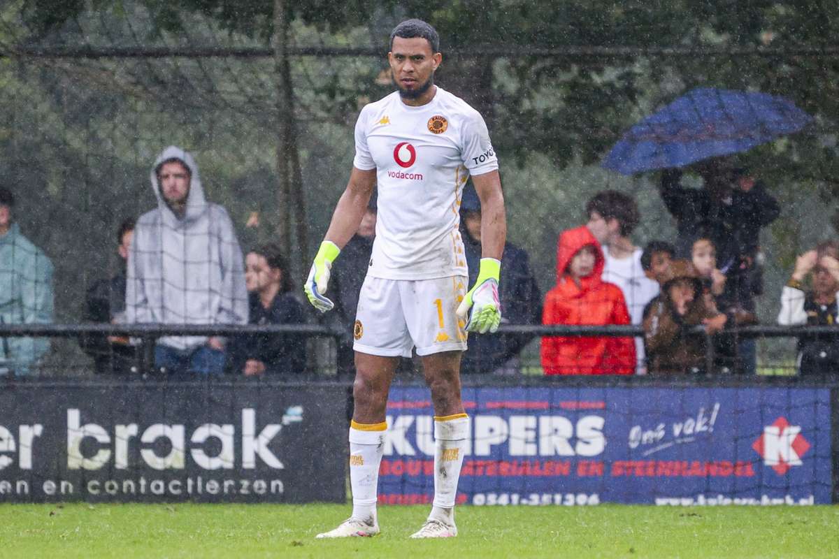 Reajuste en la portería del Kaizer Chiefs se acerca mientras se intensifican los vínculos con Renaldo Leaner