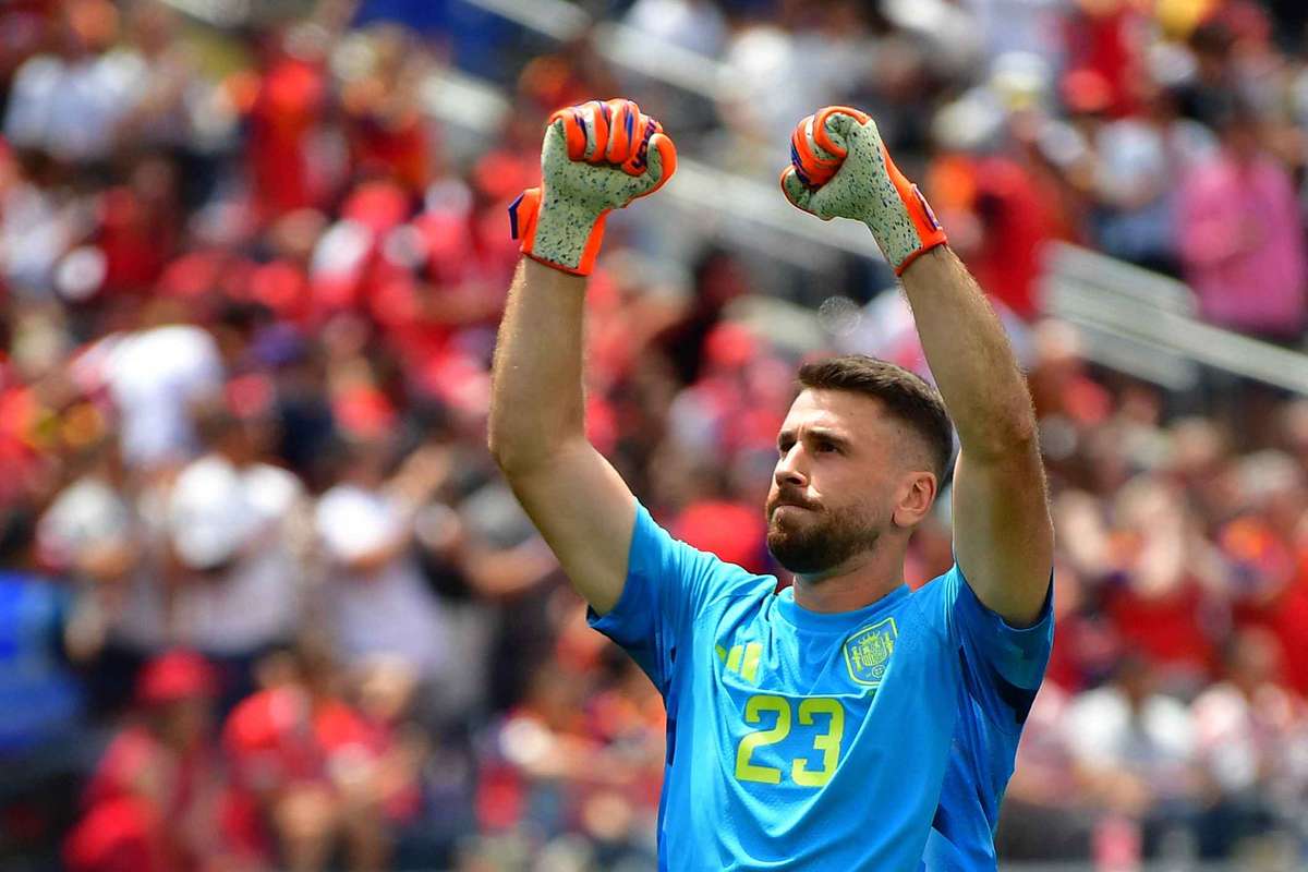 Simon Justifies Spain's No. 1 Choice as Record Depth Defines the Goalkeeper Room