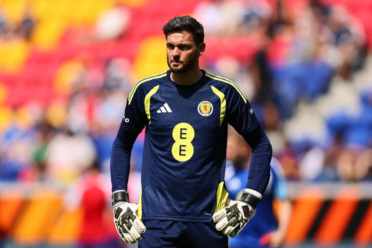 Craig Gordon Closes a Quarter-Century Between the Posts