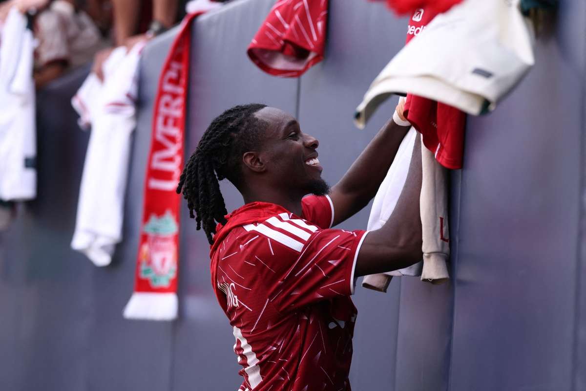 Iraola minimaliseert Frimpong-bezorgdheid terwijl Liverpools blessurelijst groeit voor opening tegen Newcastle